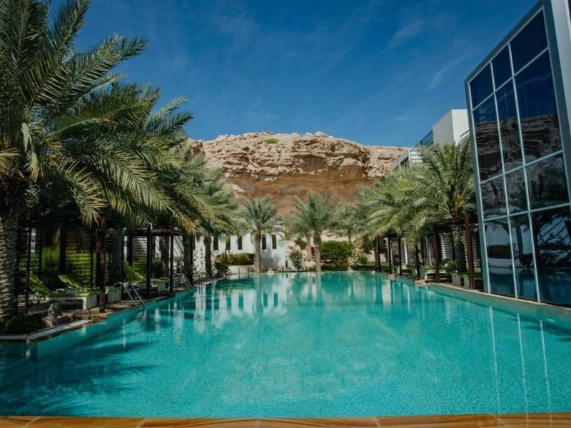 Alberni Hotel and Resort 1