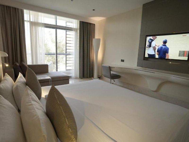 Alberni Hotel and Resort 10