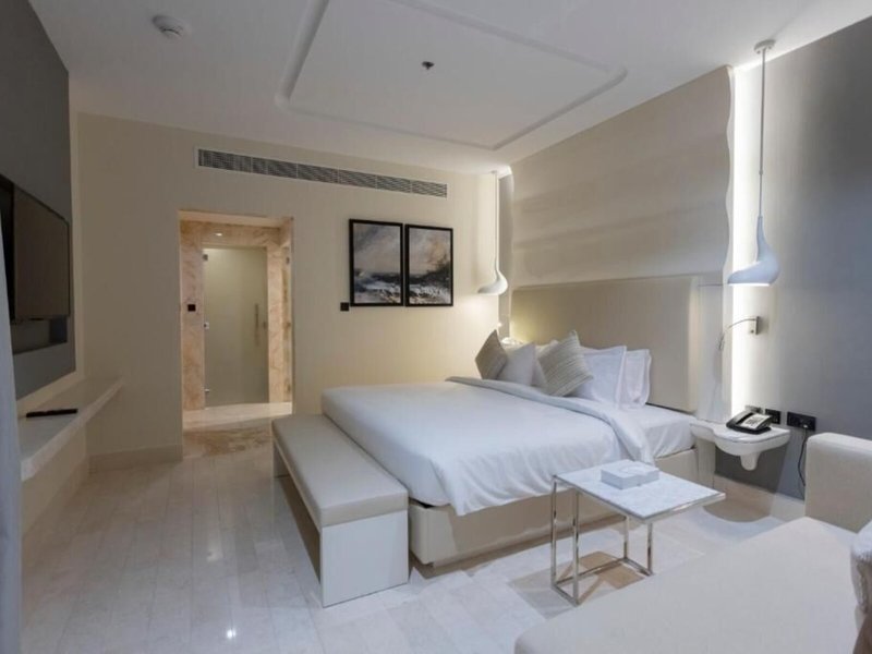 Alberni Hotel and Resort 11