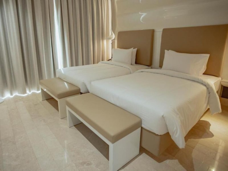 Alberni Hotel and Resort 15