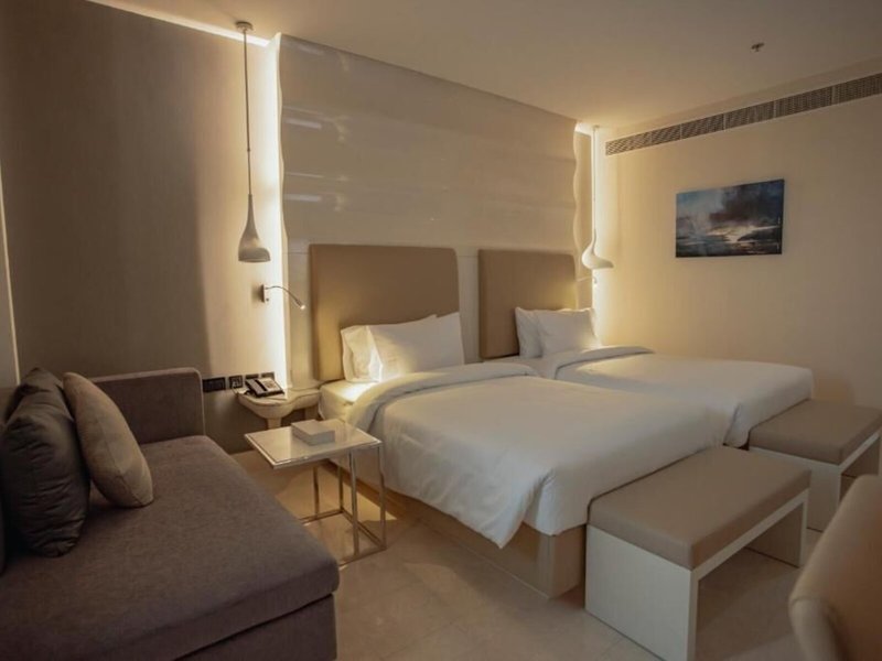 Alberni Hotel and Resort 16
