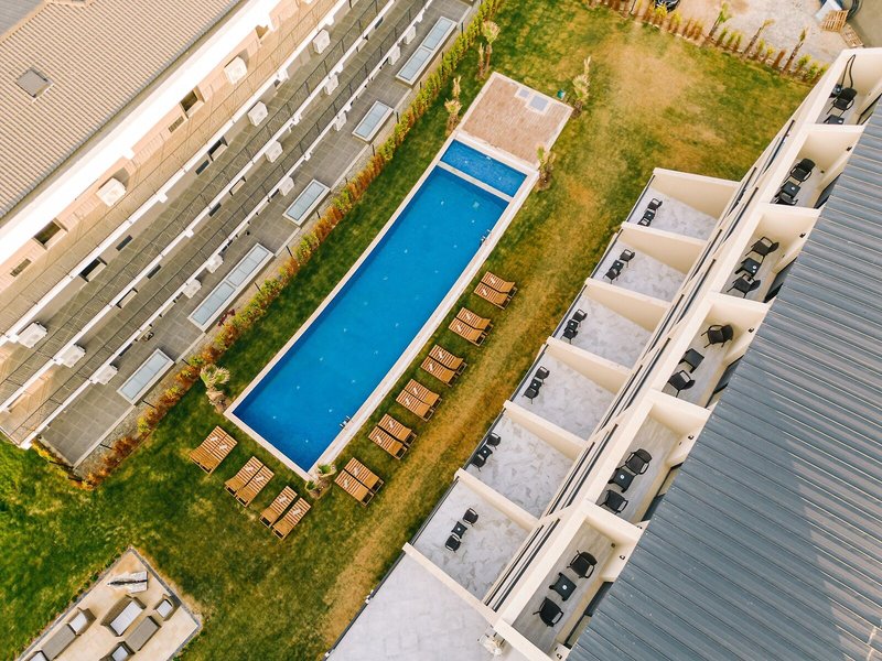 Ramada by Wyndham Cesme 9