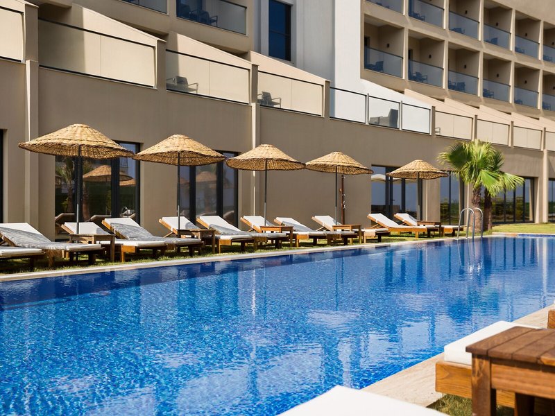 Ramada by Wyndham Cesme 11
