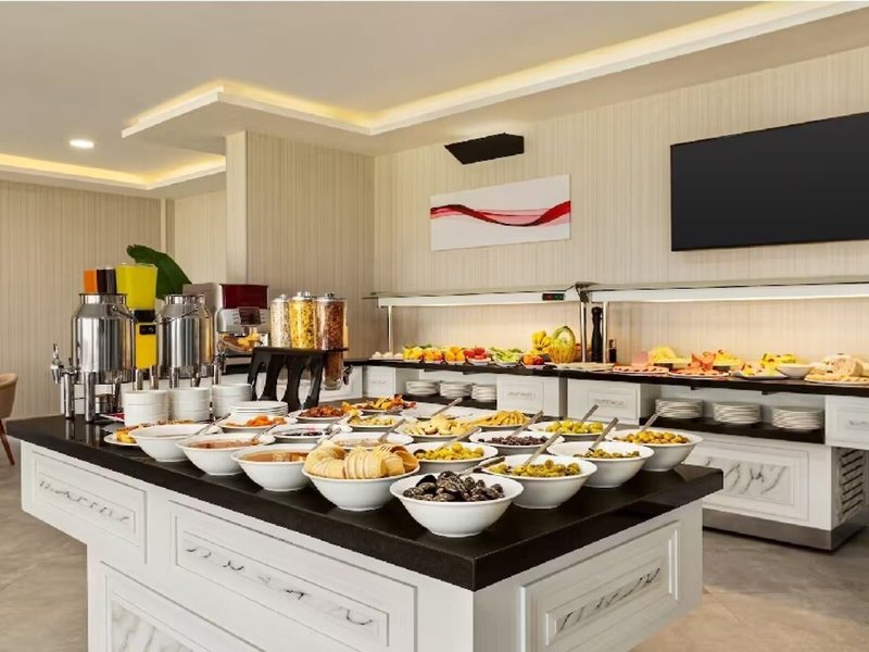 Ramada by Wyndham Cesme 26