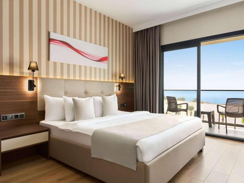 Ramada by Wyndham Cesme 41