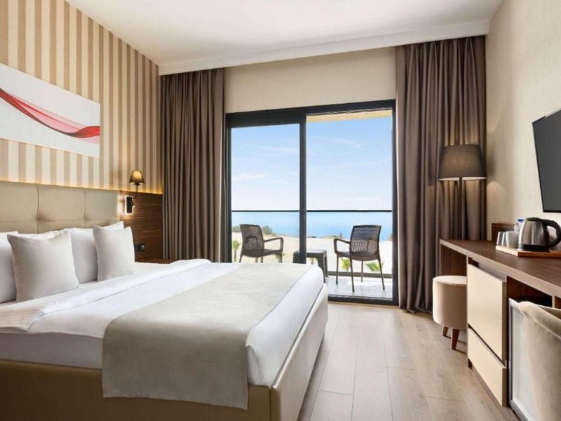 Ramada by Wyndham Cesme 42