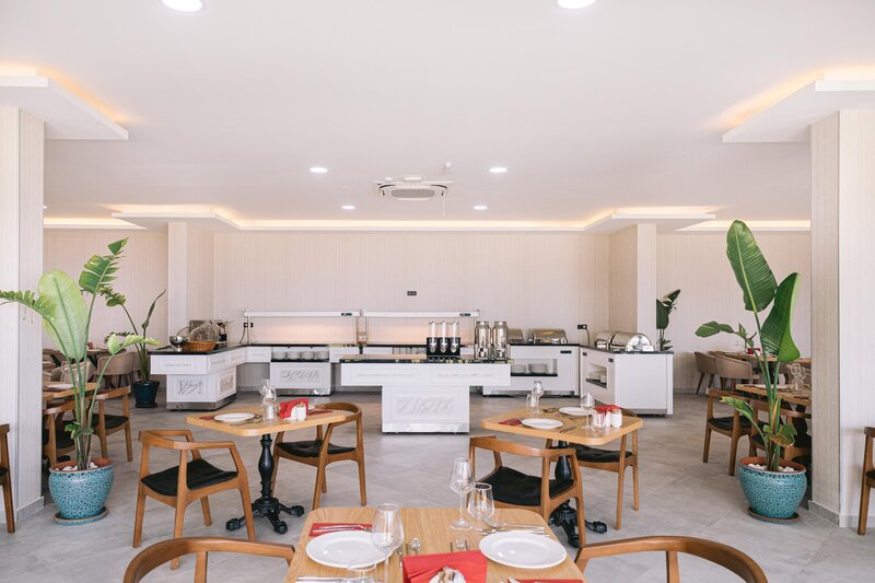 Ramada by Wyndham Cesme 7