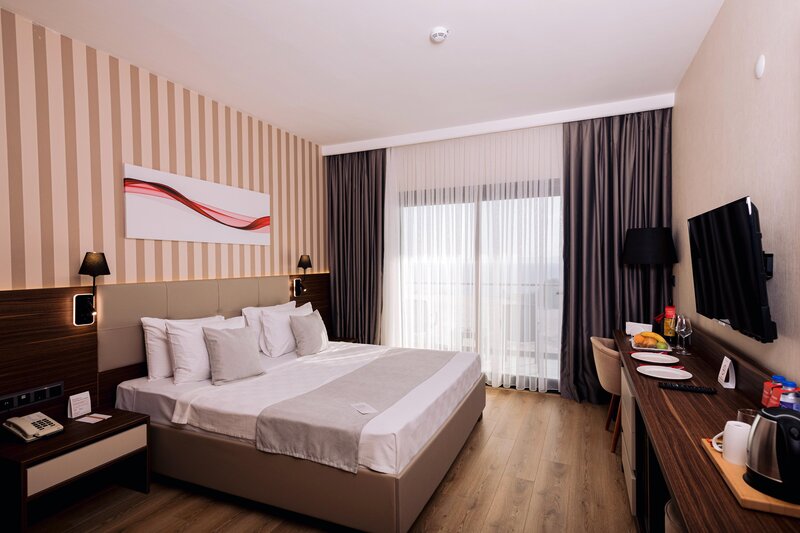 Ramada by Wyndham Cesme 11