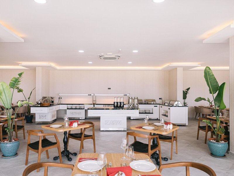 Ramada by Wyndham Cesme 15