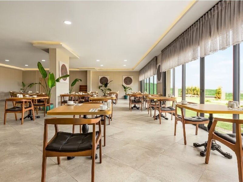 Ramada by Wyndham Cesme 22