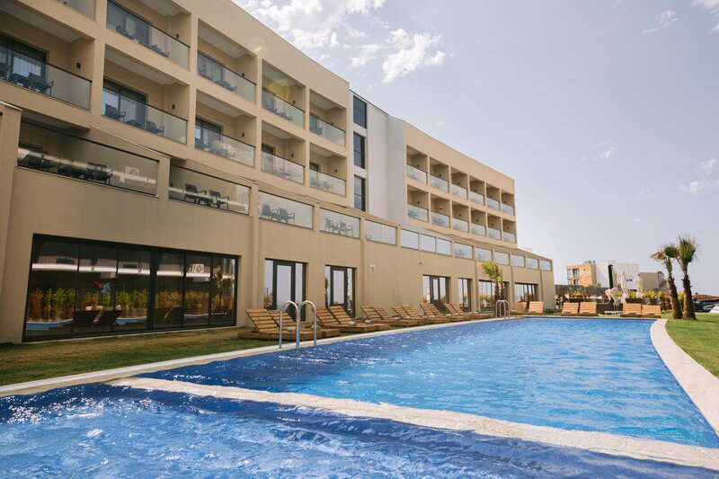 Ramada by Wyndham Cesme 11