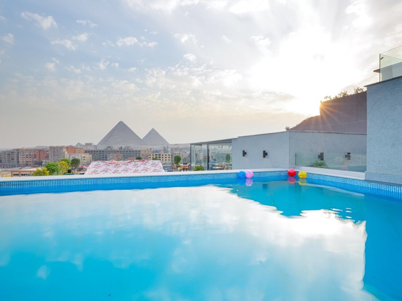 Pyramid Front Hotel 2