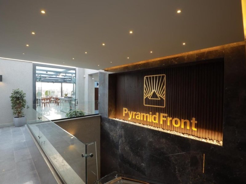 Pyramid Front Hotel 7