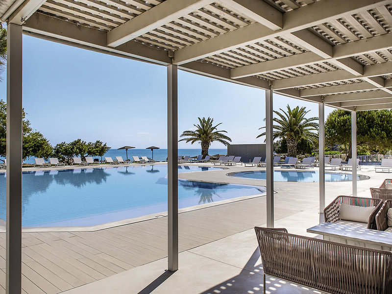 The Bay Hotel + Suites 8