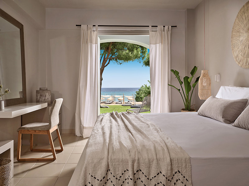 The Bay Hotel + Suites 11