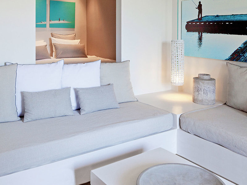 The Bay Hotel + Suites 18