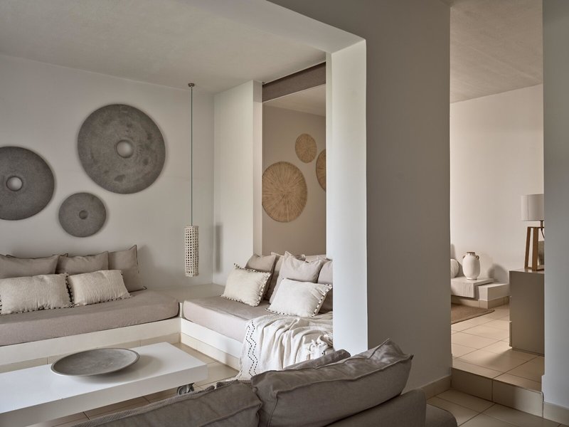 The Bay Hotel + Suites 12