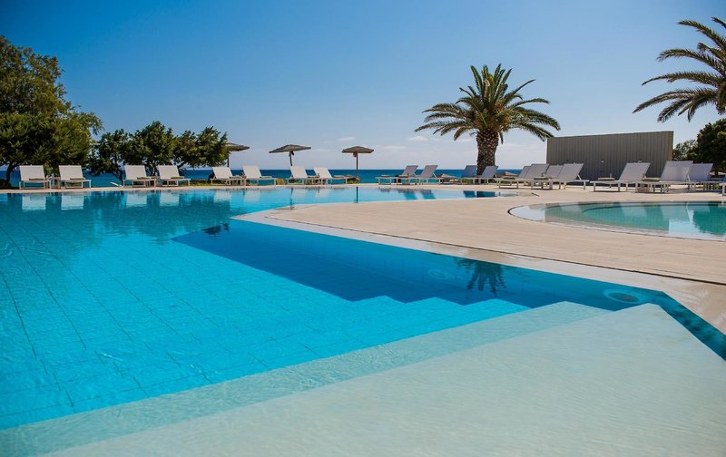 The Bay Hotel + Suites 4