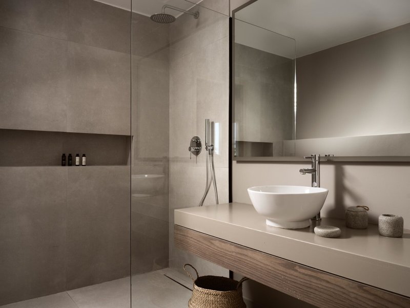 The Bay Hotel & Suites 9