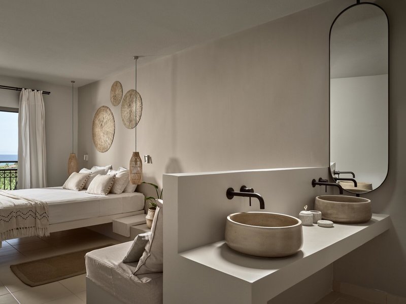 The Bay Hotel & Suites 11