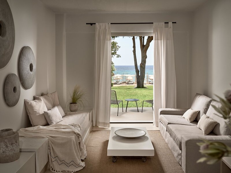 The Bay Hotel & Suites 13