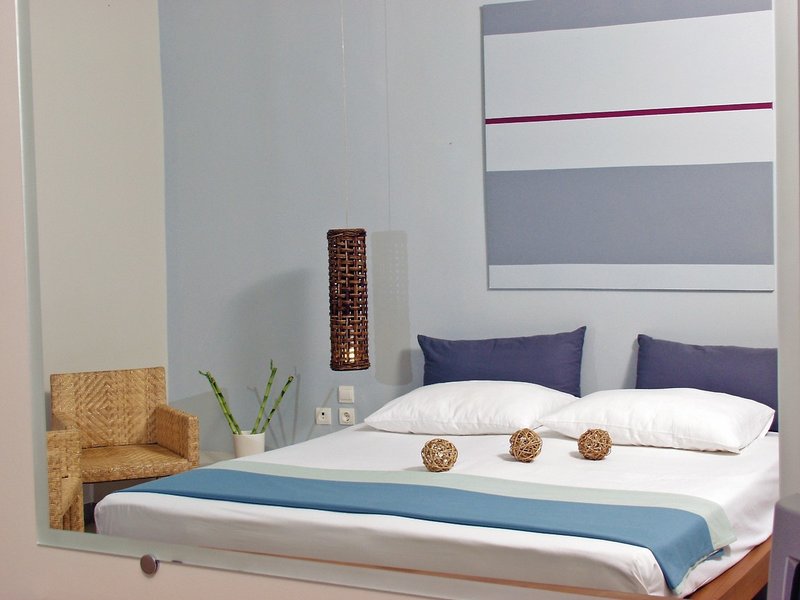 The Bay Hotel & Suites 19