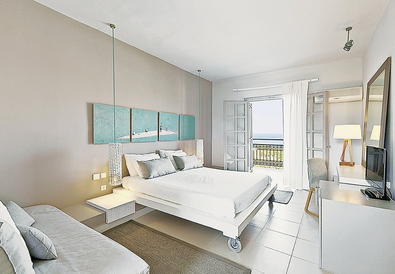 The Bay Hotel & Suites 23