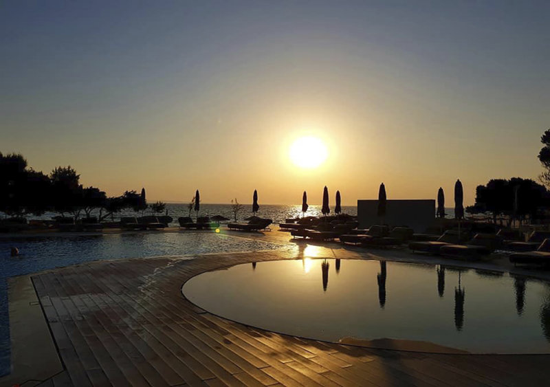 The Bay Hotel + Suites 7