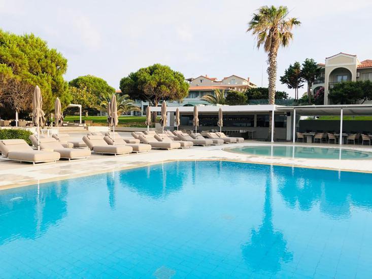 The Bay Hotel & Suites 2