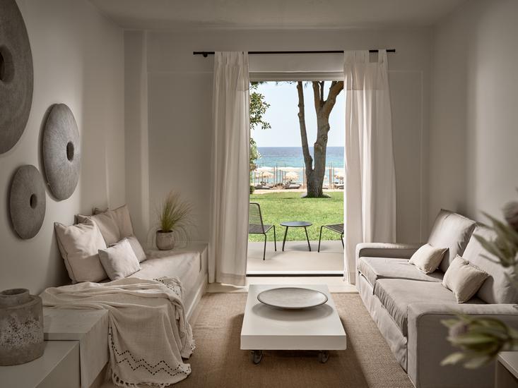 The Bay Hotel & Suites 14