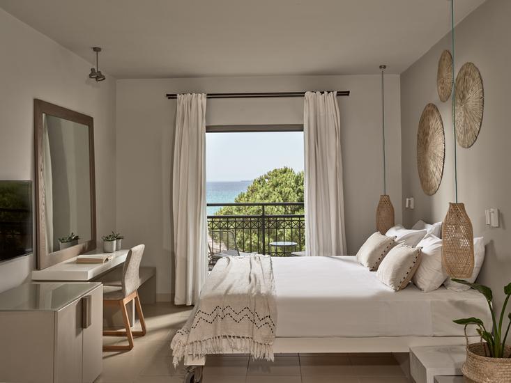 The Bay Hotel & Suites 16