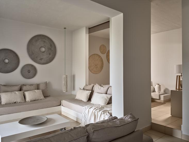 The Bay Hotel & Suites 18