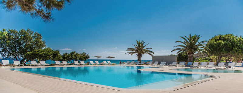 The Bay Hotel + Suites 4