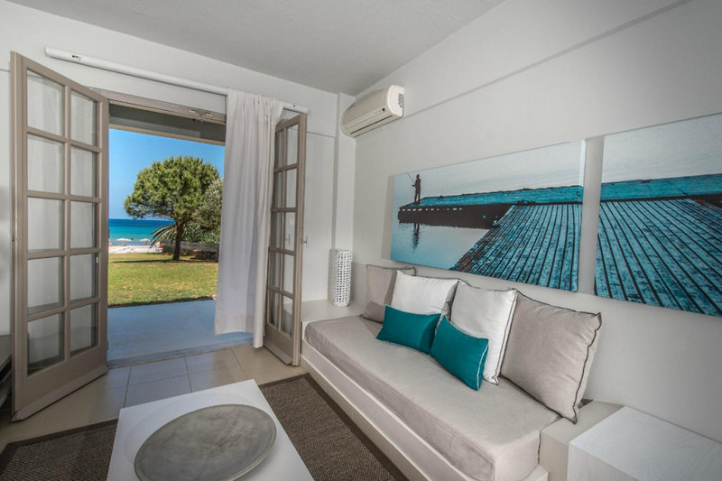 The Bay Hotel + Suites 3