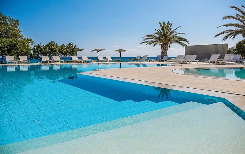 The Bay Hotel + Suites 13