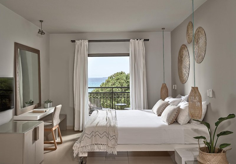 The Bay Hotel + Suites 35