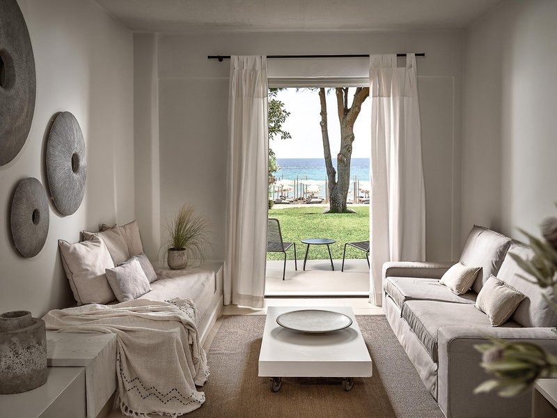 The Bay Hotel + Suites 37
