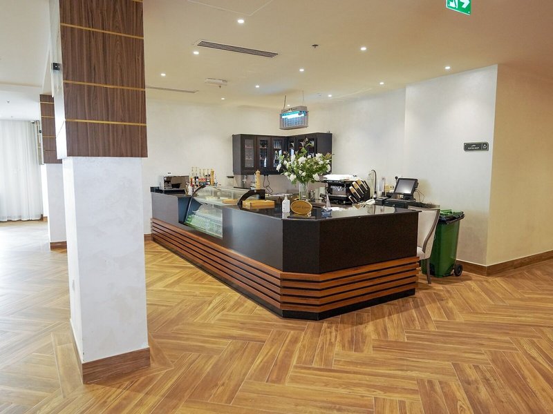 The Plaza Hotel & Resort 21