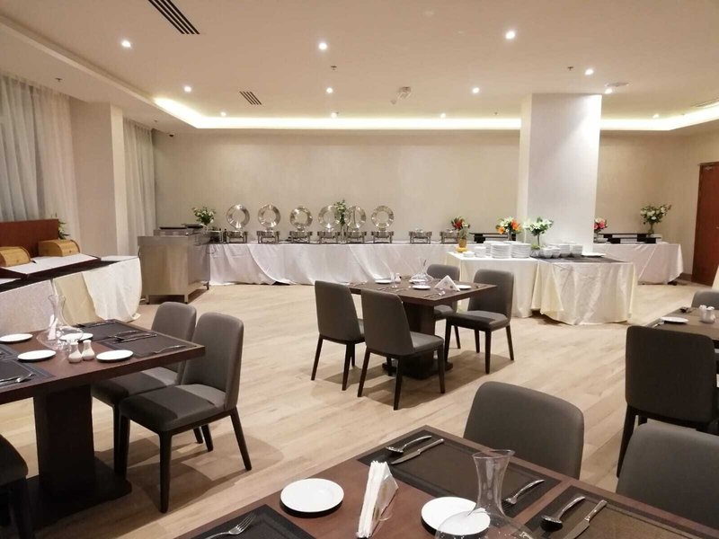 The Plaza Hotel & Resort 28