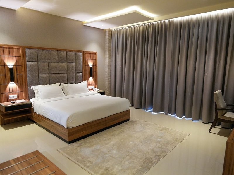 The Plaza Hotel & Resort 40