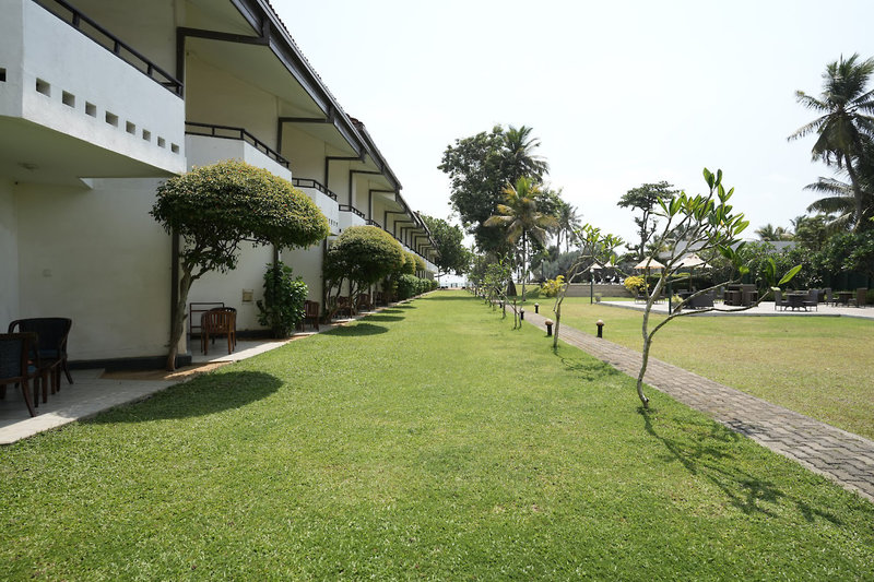 Hibiscus Beach Hotel & Villas 3