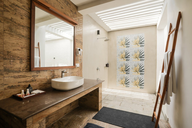 Hibiscus Beach Hotel & Villas 10