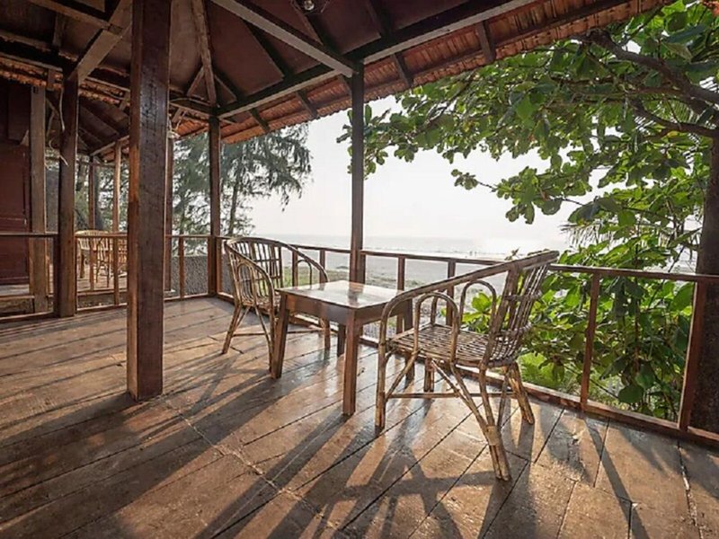 Woodpegger by The Beach 3