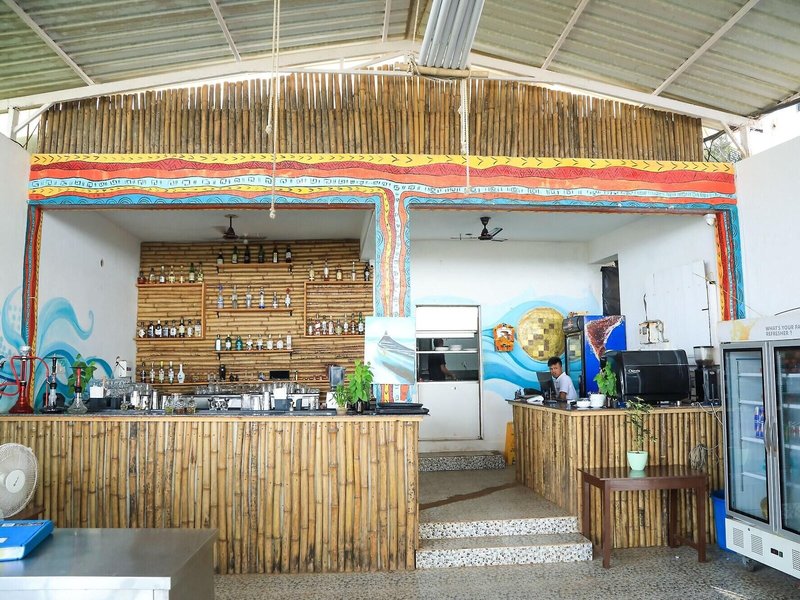 Woodpegger by The Beach 9