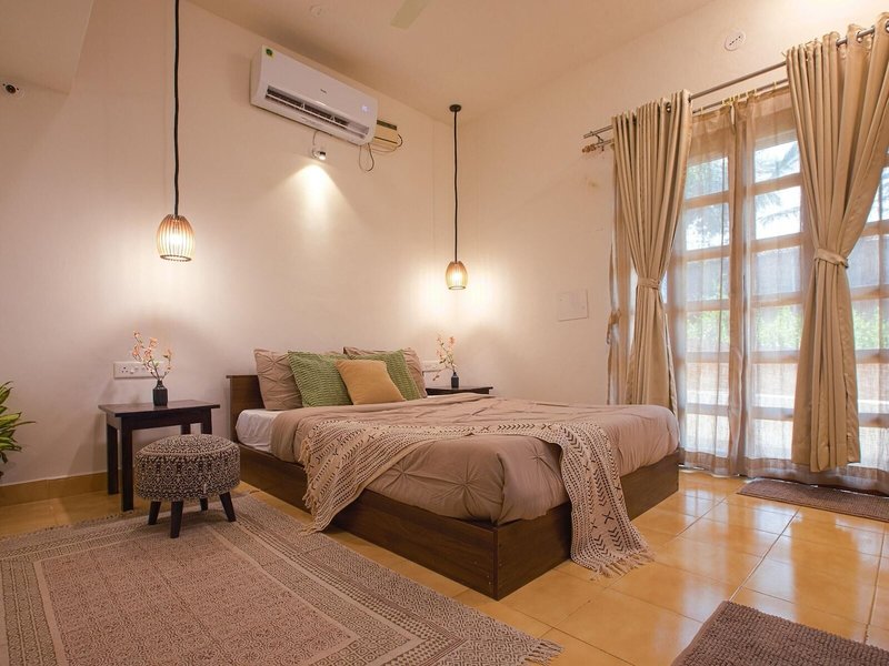 Woodpegger by The Beach 21