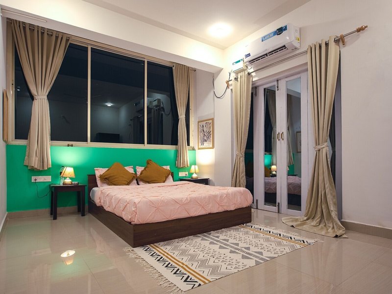 Woodpegger by The Beach 28