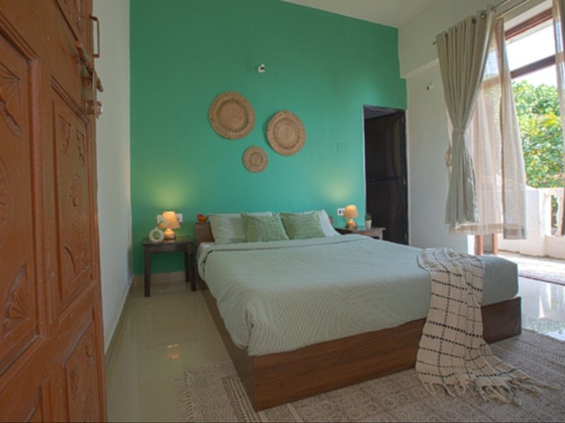 Woodpegger by The Beach 38