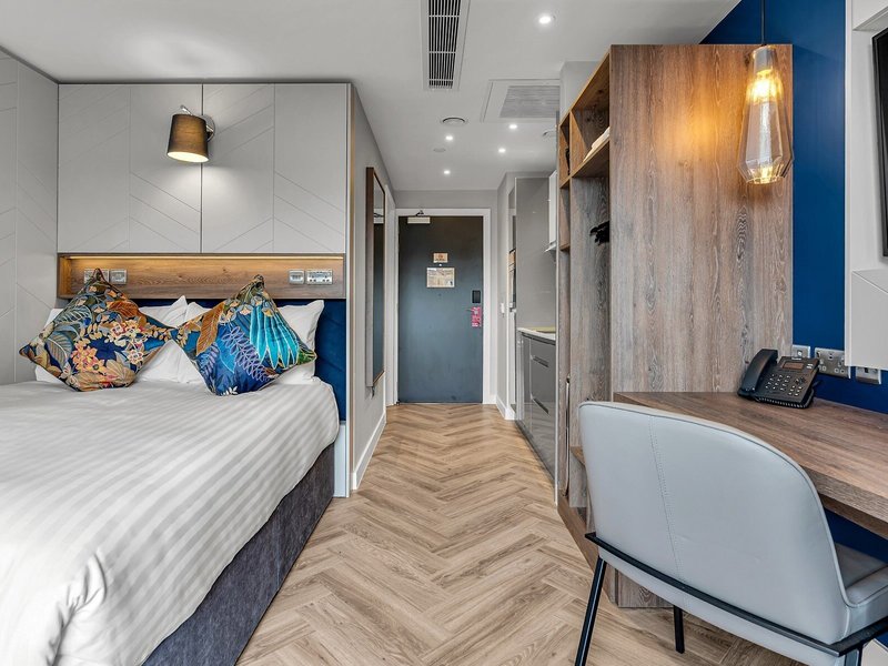 Roomzzz Edinburgh 20 - Room Example