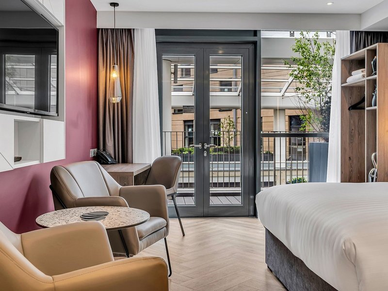Roomzzz Edinburgh 49 - Room Example