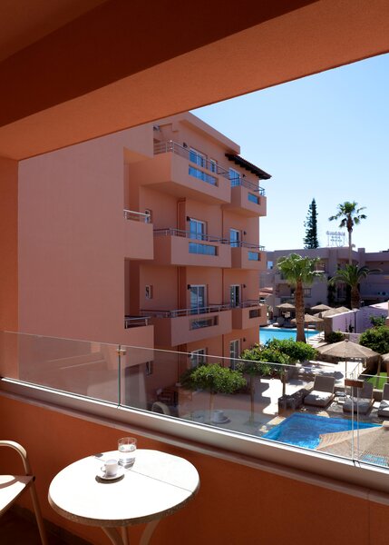 High Beach Hotel 86